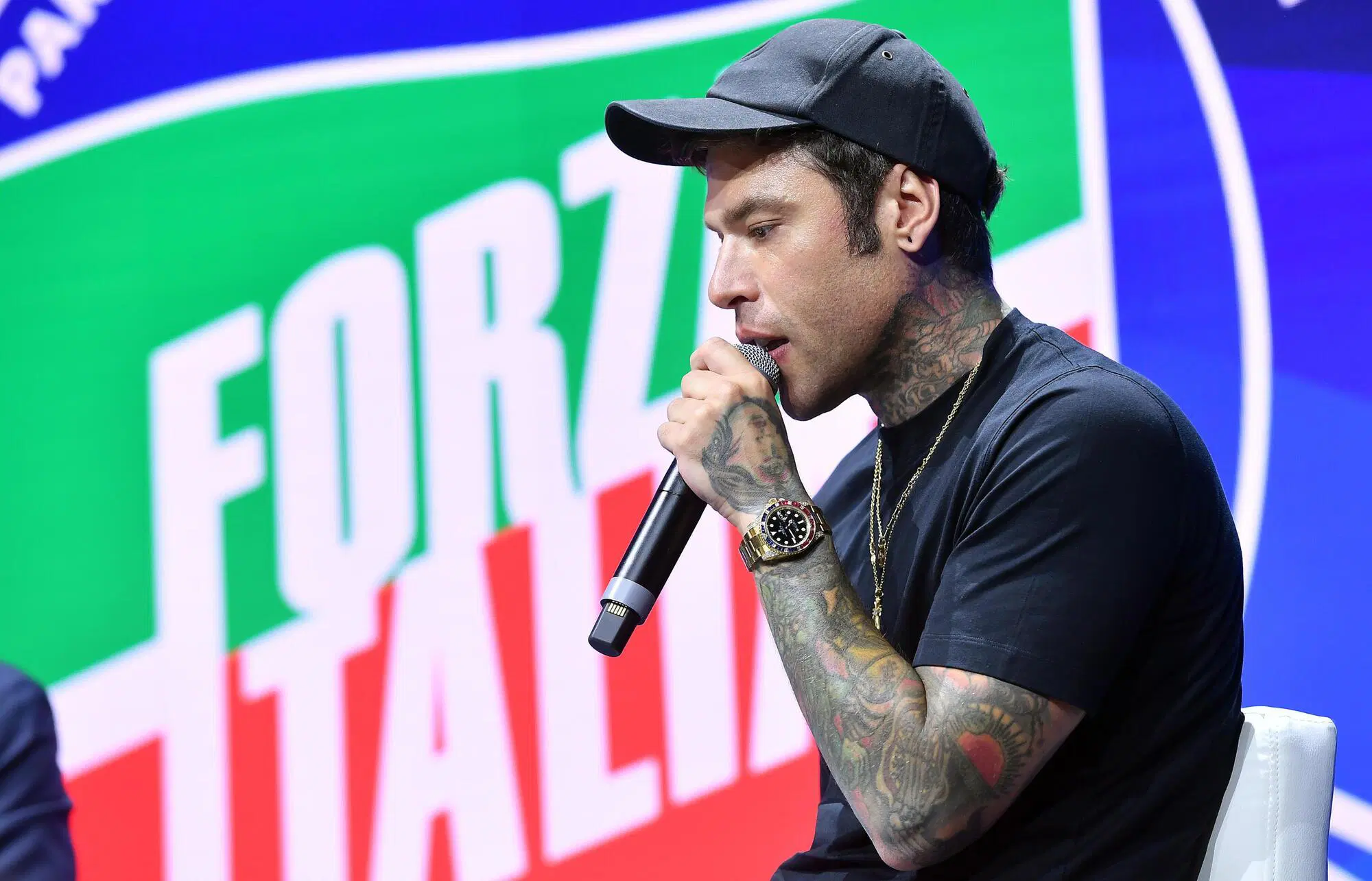 Fedez al congresso di Forza Italia Giovani