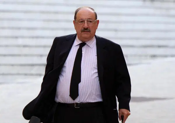 &ldquo;L&rsquo;umana sete di prefazioni&rdquo; di Umberto Eco &egrave; una carta dei vini pregiatissima e divertente. Da Woody Allen a Benigni il &ldquo;profeta&rdquo; a quel senza Dio di Saramago, a dieci anni dalla morte La Nave di Teseo apre le porte sul bazar del professore