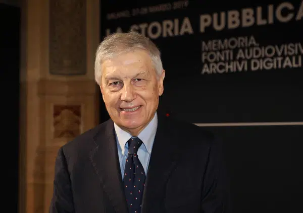 Aldo Grasso distrugge il Grande Fratello Vip: "Monumento all'inerzia televisiva, serve solo per commentare su X e nei talk". Ilary Blasi? "Come in un mercato rionale"