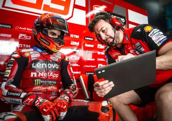Ducati, che succede? Marc Marquez prende il buono, Pecco Bagnaia va gi&ugrave; duro (con se stesso): &ldquo;Ho solo cercato di sopravvivere&rdquo;