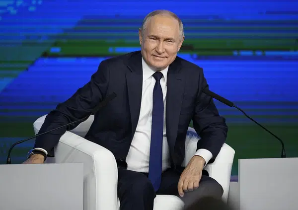 Abbiamo letto &ldquo;Gli infiltrati&rdquo;, il libro che racconta come fanno le spie di Putin a colpire in Occidente. Cos&igrave; si muovono gli 007 del Cremlino