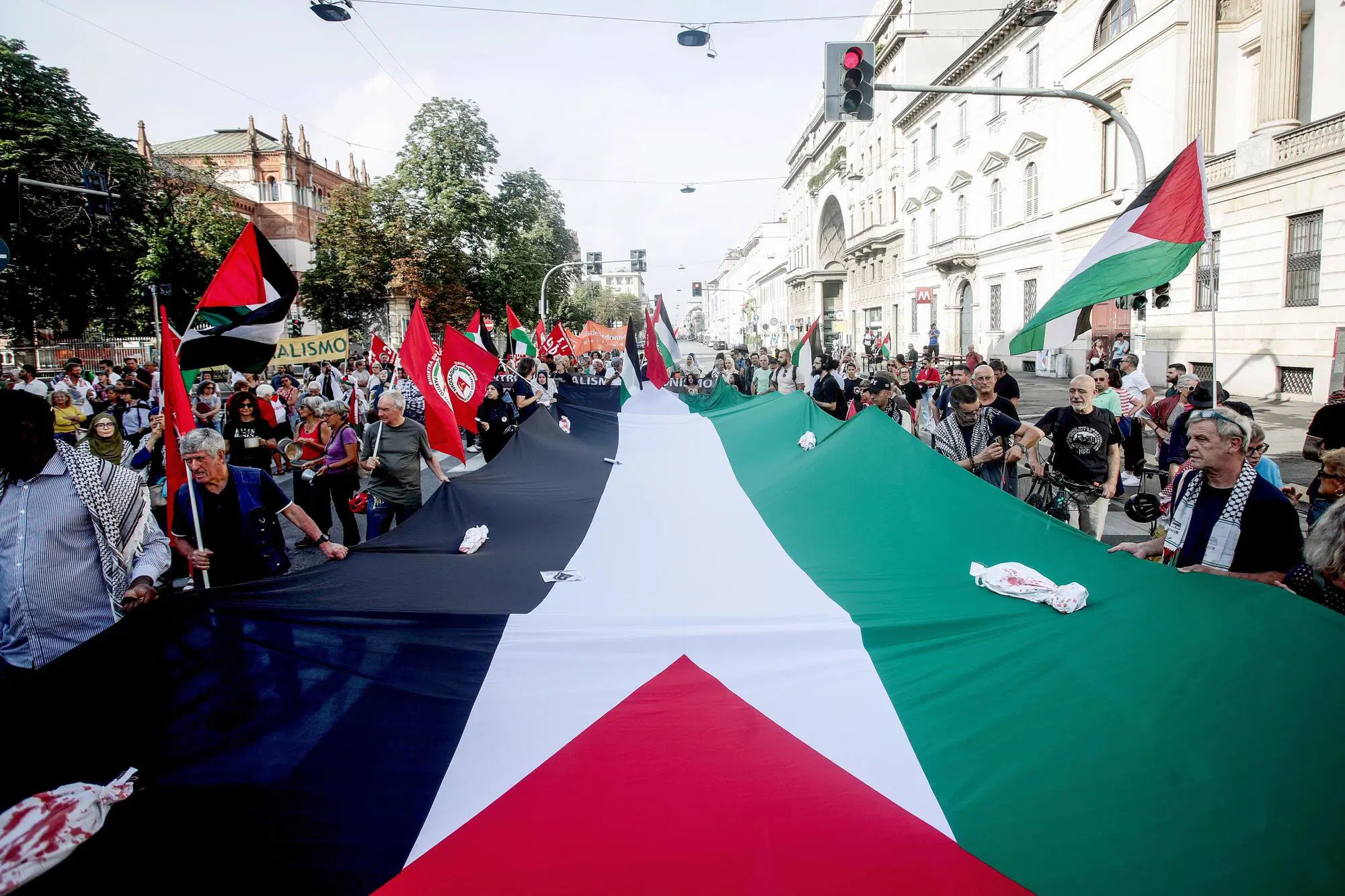 corteo pro palestina milano