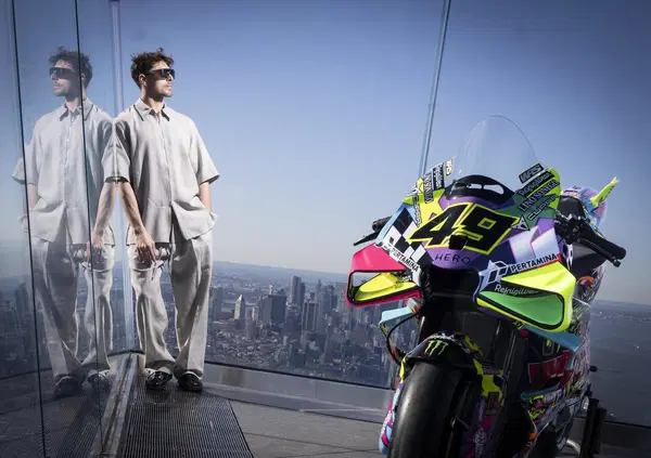 La nuova MotoGP degli americani non &egrave; sempre Satana: guardate il capolavoro di Aldo Drudi per la VR46 a New York o la bomba Gresini in Brasile