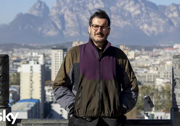 Pechino Express, va sempre pi&ugrave; a benzina: terza tappa tra i vulcani dell'Isola di Giava, le coppie ancora in gara e il percorso con l'inviato Lillo