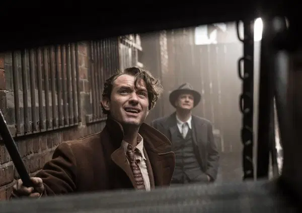 Il capolavoro dimenticato &egrave; anche il pi&ugrave; bello dei libri che non avete letto. &ldquo;Angelo, guarda il passato&rdquo; di Thomas Wolfe non &egrave; un romanzo sull&rsquo;America, ma sul significato di essere umani. La fame, i sogni e la poesia 