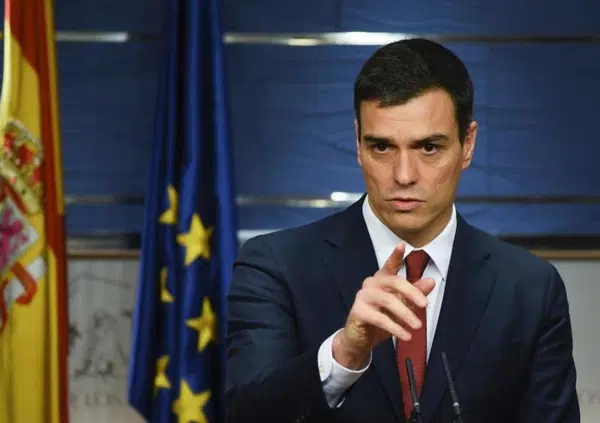 Sanchez se ne frega degli Stati Uniti e fa quello che dovrebbe fare la Meloni