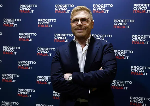 Giorgia Meloni si scontra con Ismaele La Vardera per gli aiuti alla Sicilia dopo il Ciclone Harry? &ldquo;Mi ha scritto in privato su Whatsapp. Stranamente succede qualche giorno dopo il referendum&rdquo;. E sugli indagati: &ldquo;Cos'ha Santanch&egrave; meno di Amata?&rdquo;