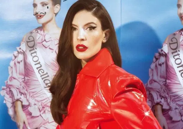 Ditonellapiaga si perde ad &ldquo;Hollywood&rdquo; e canta lo smarrimento, ma sa esattamente dove sta andando