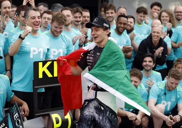 Signori, Kimi Antonelli che percula Gravina &egrave; lo spettacolo del giorno: &ldquo;La Nazionale? Tra l&rsquo;altro noi siamo dilettanti&rdquo;. Ma &egrave; una risposta che racconta anche altro&hellip;