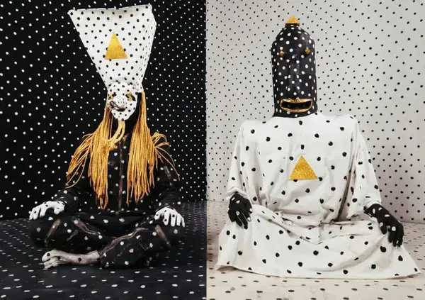 Ma perch&eacute; gli Angine De Poitrine sono diventati virali? Il duo canadese di cartapesta suona una musica che non esiste e scava nel cervello come un tunnel