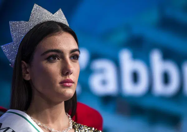 Nell&rsquo;odio social per mesi: sono stata 'omofoba', 'femminicida', 'terrorista', &lsquo;satanista'&hellip; Zeudi Di Palma e tutti gli altri: imparate a gestirlo o ve lo buchiamo &lsquo;sto fandom