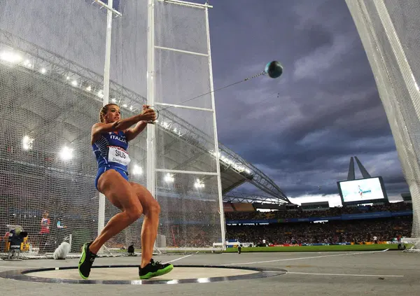 Silvia Salis, la falce e il martello (ma non quello che pensate). Com'era la sindaca di Genova nella sua vita da atleta? Le vittorie, l'accusa sui controlli antidoping e la strada gi&agrave; tracciata verso la politica