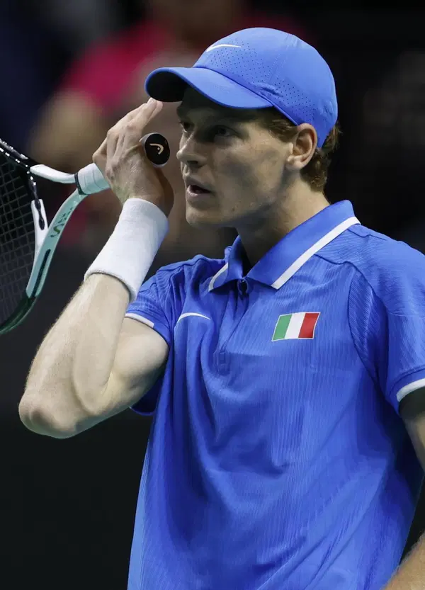 Storia del razzismo contro Sinner, l'italiano che non lo &egrave; mai abbastanza