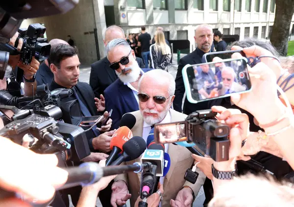 &ldquo;Il calcio di oggi &egrave; troppo noioso&rdquo;. De Laurentiis durissimo al The Athletic: l'analisi delle partite a scuola, una &ldquo;lega pan-europea&rdquo; e stop ai piccoli club. Poi se la prende con Infantino: &ldquo;Uccide i miei soldi per guadagnare di pi&ugrave;&rdquo;