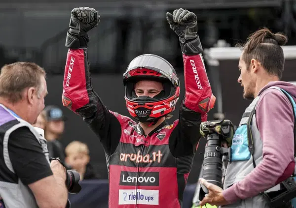 SBK 2026: riprovateci con la neve! La pioggia e Lecuona non bastano a rovinare il sabato di Assen a re Nicol&ograve; Bulega