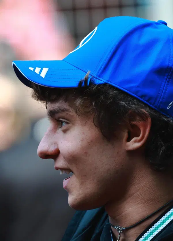 Kimi Antonelli sul rapporto con pap&agrave; Marco: &ldquo;&Egrave; lui che mi tiene con i piedi per terra&rdquo;