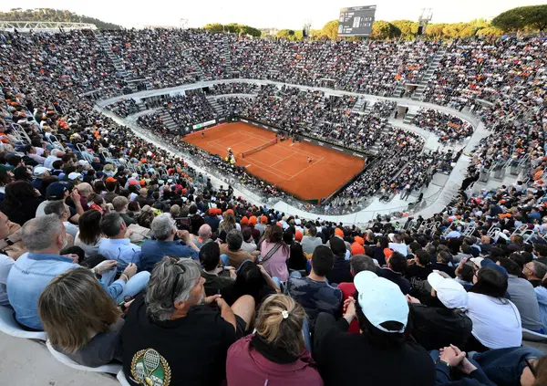 La Rai perde pezzi di diritti tv: niente Jannik Sinner agli Internazionali. Quanto vale la perdita degli Atp di Roma per la rete pubblica? E anche il mondo del ciclismo borbotta