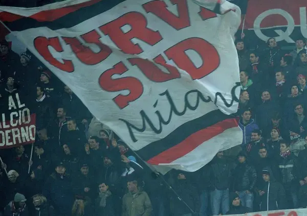 &ldquo;Pacio&rdquo; Pacini attacca il Milan per la rivendita degli abbonamenti: &ldquo;Bagarinaggio legalizzato&rdquo;. E il capo ultras della curva Sud si augura un San Siro (o un teatro) pieno di &ldquo;gobbi&rdquo; contro la Juve