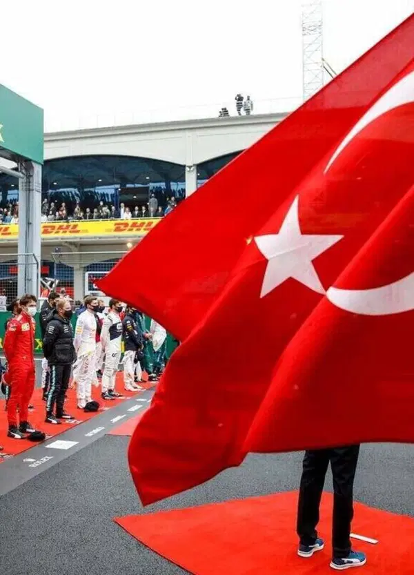 Finalmente una bella notizia: la F1 torna in Turchia dal 2027, ma com&rsquo;&egrave; possibile visto il limite delle 24 gare a stagione dopo l&rsquo;annuncio di Portimao? C&rsquo;entra il futuro di altri due GP&hellip;