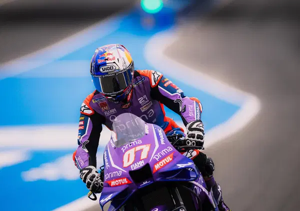 [VIDEO] Il folle salvataggio di Toprak Razgatlioglu su di una Jerez bagnata &egrave; la risposta migliore a chi lo critica