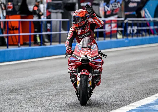 La Sprint di Jerez &egrave; un quadro di Bosch: Marc Marquez domina tra le polemiche e la pioggia, Bezzecchi fregato da un tear-off, Bagnaia e Morbidelli a podio
