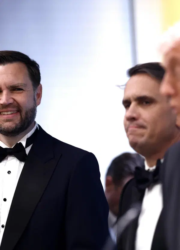 Sparatoria in America: perch&eacute; la sicurezza ha evacuato prima JD Vance e dopo Trump?