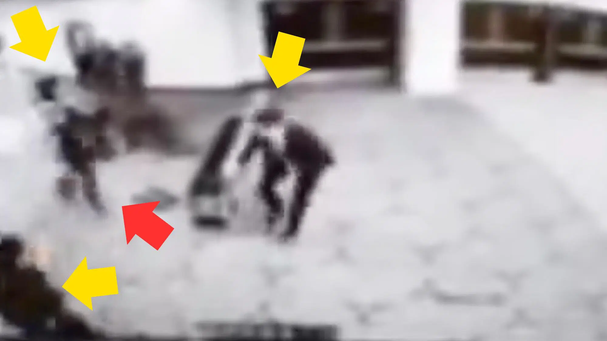 Cole Tomas Allen supera di corsa vari agenti di sicurezza, che sembrano presi alla sprovvista