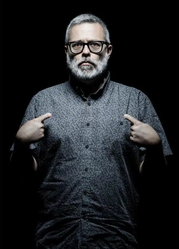 Se siete in viaggio, dovrete fare sosta in autogrill: &ldquo;Voce e Batteria&rdquo; di Frankie hi-nrg &egrave; un disco che ti costringe a fermarti