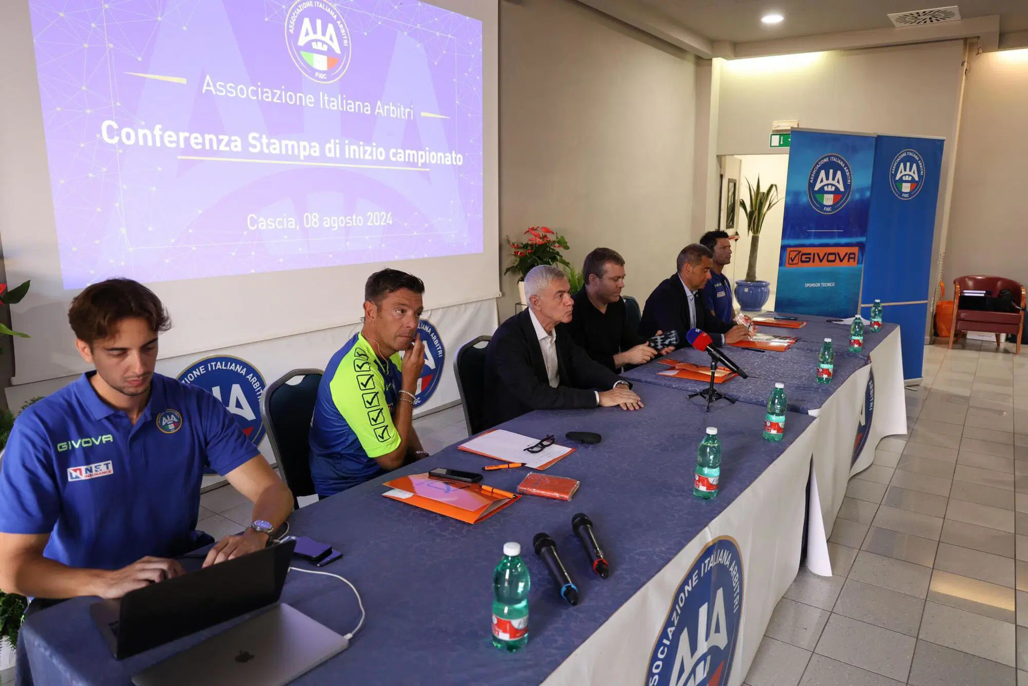 Gli arbitri nel caos