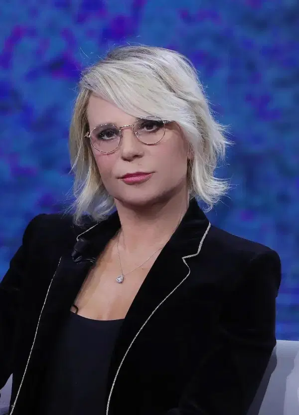 Tutti godono per il calo di ascolti di Maria De Filippi? Signori, la verit&agrave; &egrave; che ha regnato in tv per 25 anni