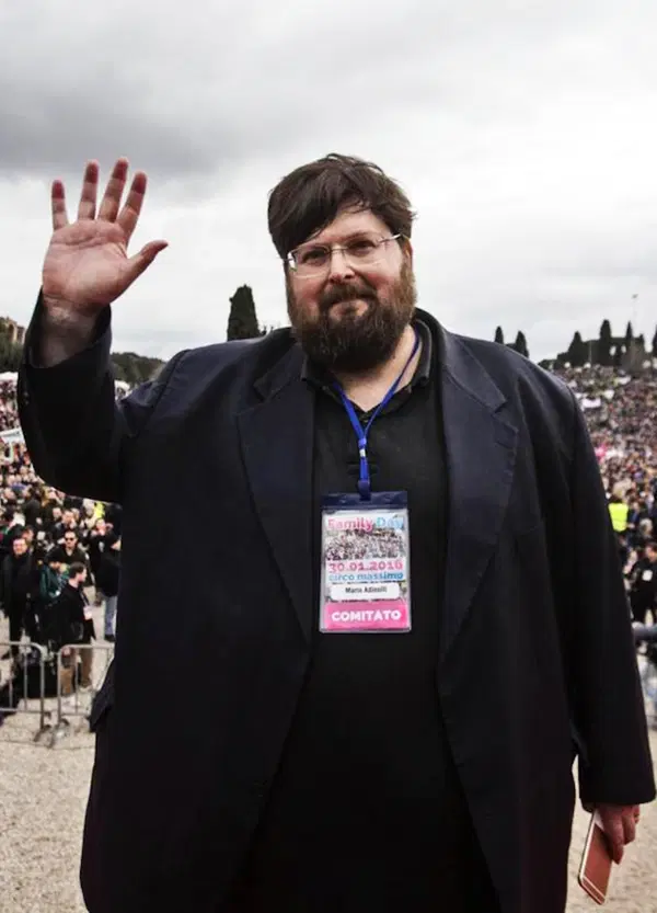 Dopo l&rsquo;esclusione alle comunali di Prato parla Mario Adinolfi: &ldquo;&Egrave; una trappola mediatica. Prima i massoni hanno usato &lsquo;Le Iene&rsquo;, ora questa invenzione&rdquo;