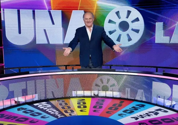 Rai e Mediaset, la prima serata alle 22.00, sapete dove dovete mettervela? Prima!