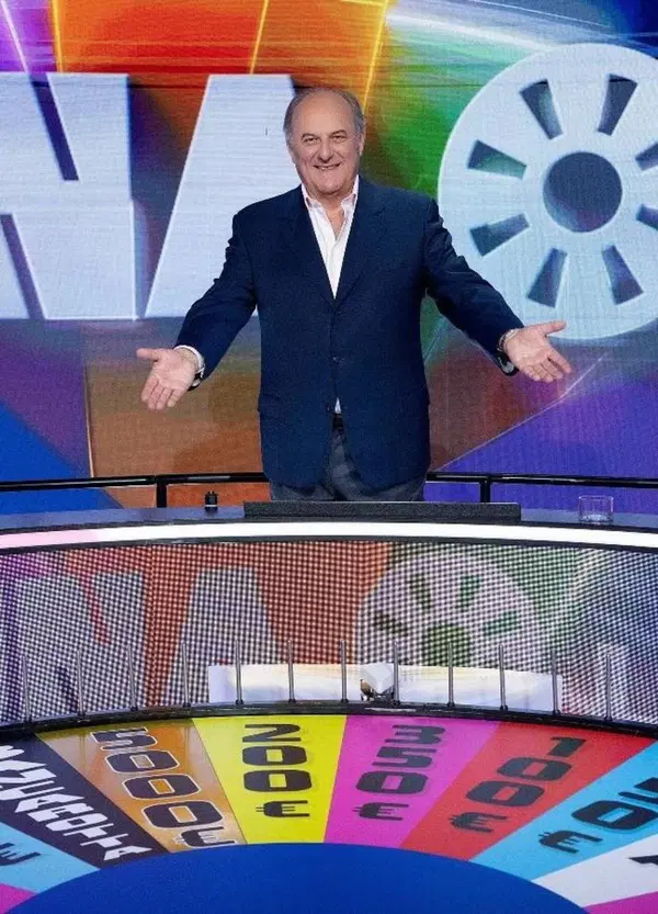 Rai e Mediaset, la prima serata alle 22.00, sapete dove dovete mettervela? Prima!