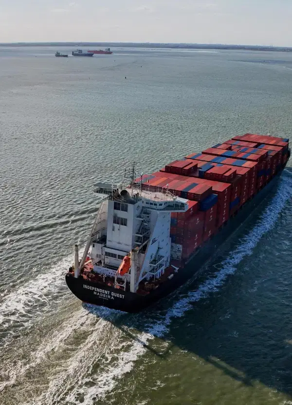 In Europa vi dicono che lo Stretto di Hormuz &egrave; chiuso, ma la verit&agrave; &egrave; che qualcuno ci passa. E gli affari coinvolgono yuan e bitcoin