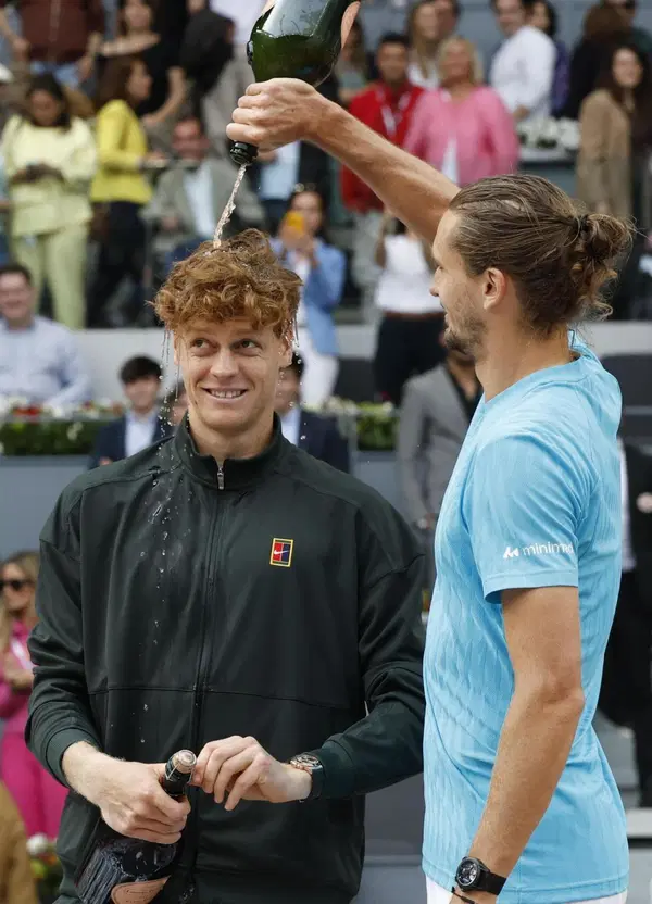 Zverev incorona Sinner dopo averle prese a Madrid, snobba Alcaraz e stila la sua classifica