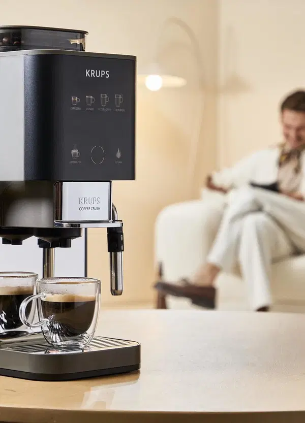 La rivoluzione del Krups Coffee Crush: dal chicco alla tazza, senza capsule n&eacute; sprechi. Ecco tutte le caratteristiche delle macchine, il gusto del caff&egrave; e l&rsquo;attenzione alla sostenibilit&agrave;