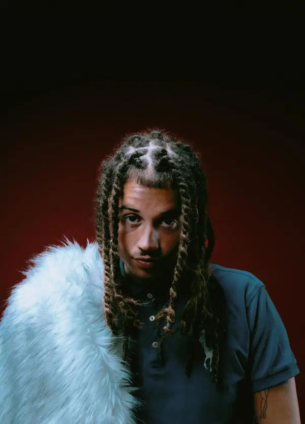 Sayf annuncia il nuovo singolo alla &ldquo;Mr Thunder&rdquo;, ma Salmo lo aveva fatto meglio dieci anni fa