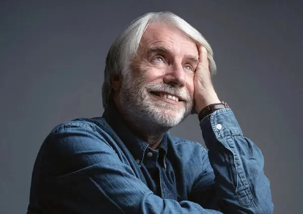 Intervista totale a Paolo Crepet: &ldquo;Il Grande Fratello non lo seguo, piuttosto mi faccio una passeggiata. I talent? Siamo passati dai talent scout ai talent mediocrity. Togliere &lsquo;partigiano&rsquo; da &lsquo;Bella ciao&rsquo; &egrave; vergognoso&rdquo;