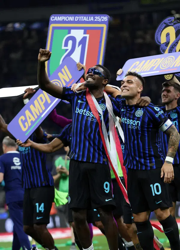 Ma quanto sono fighi gli occhiali di Marcus Thuram? Tutto quello che dovete sapere