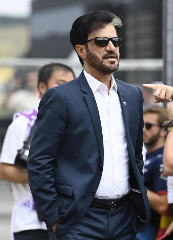 Prima Norris, adesso Antonelli: qualcuno dica al presidente della FIA di tenere a posto le mani. Caro Ben Sulayem, ma che problemi hai coi piloti?