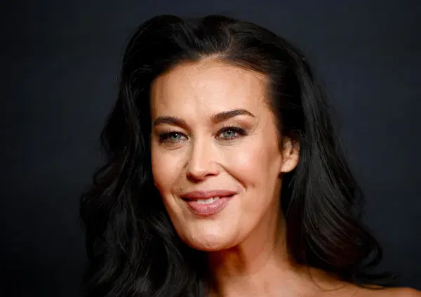 Non ci sono pi&ugrave; le fighe di una volta perch&eacute; sono tutte uguali, per fortuna qualcuno l'ha capito: evviva Megan Gale 