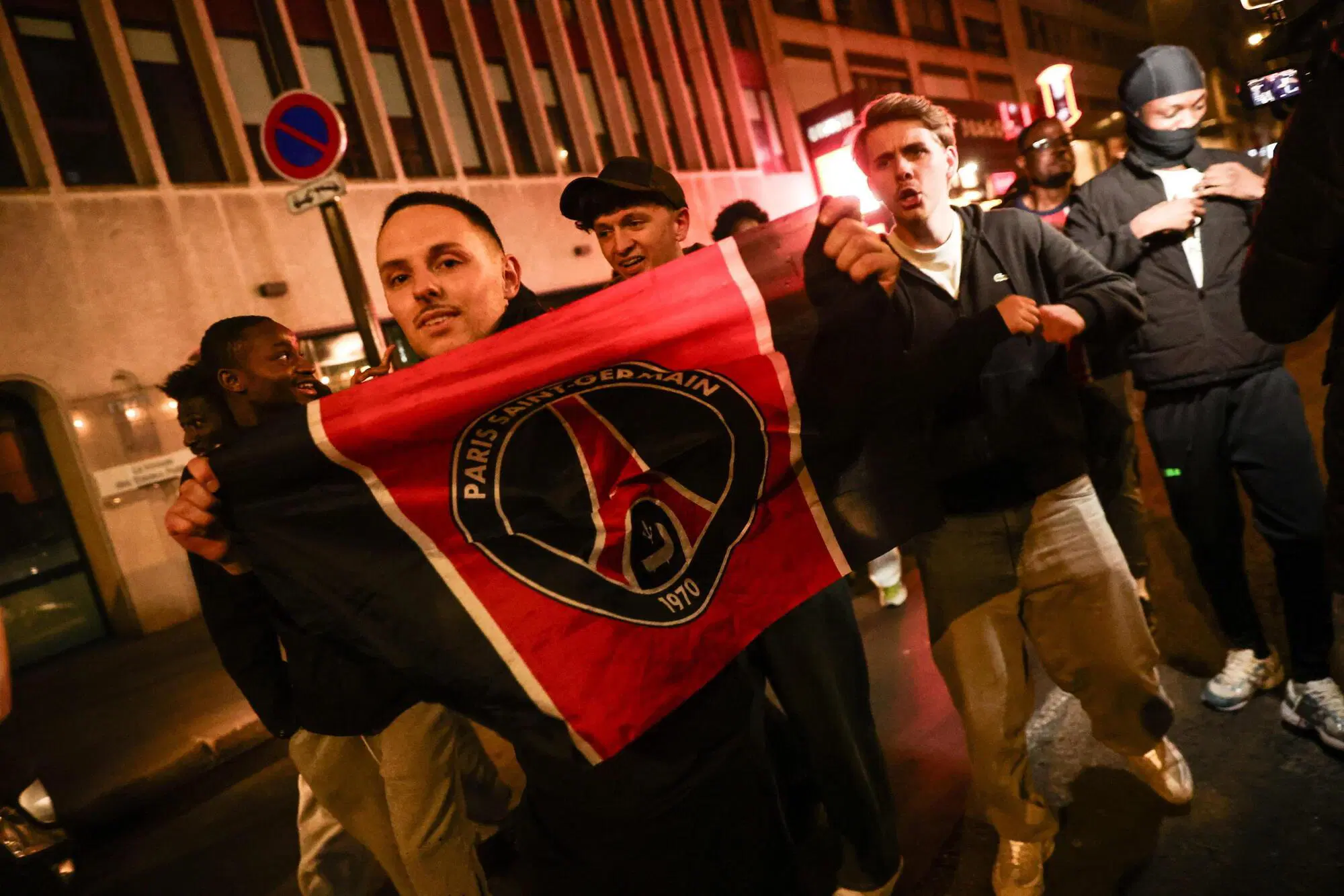 I tifosi del Psg dopo la vittoria in Champions contro il Bayern Monaco