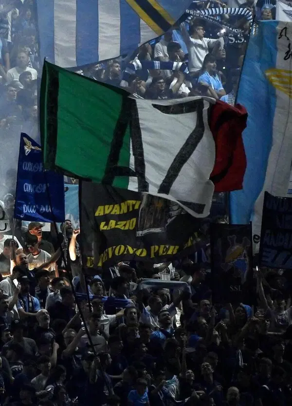 Nessuna &ldquo;scalata&rdquo; alla Lazio: in tribunale vincono gli ultras della curva Nord contro Lotito. Assolti gli Irriducibili accusati di aver minacciato il presidente per costringerlo a vendere 