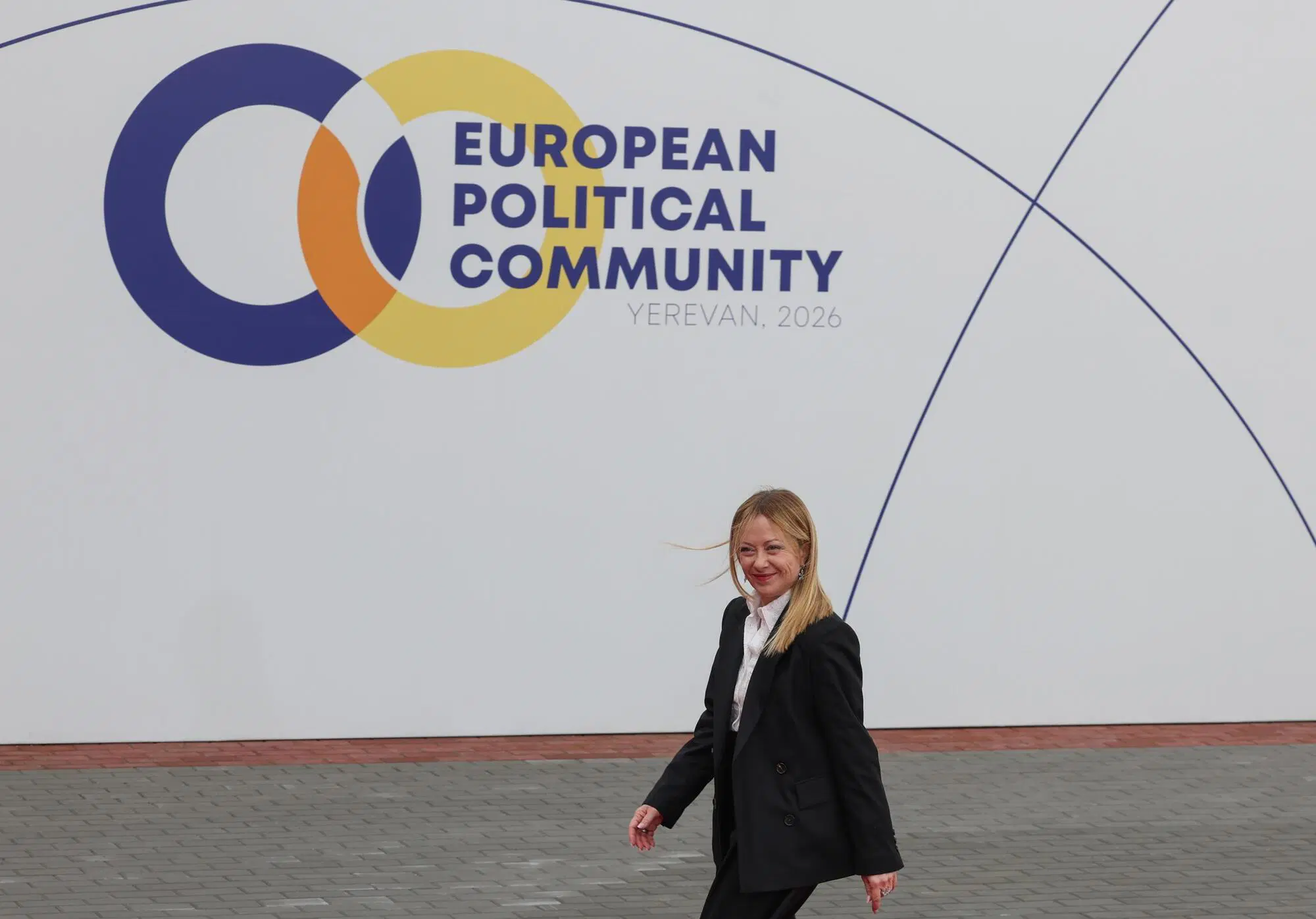 Giorgia Meloni alla Cpe (o Epc) a Yerevan organizzata da Macron