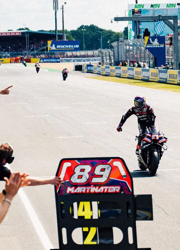 Les Folie de la Sprint: Marquez fuori per il titolo, Bagnaia (forse) dentro. E l'Aprilia si fa di ferro in una MotoGP cambiata per sempre