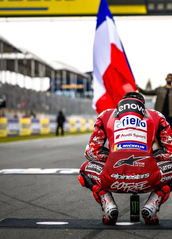 Pecco Bagnaia &egrave; rinato a Le Mans ma paga un problema ai freni: &ldquo;Ora voglio tornare a vincere. La caduta? Stesso problema di Jerez&rdquo;