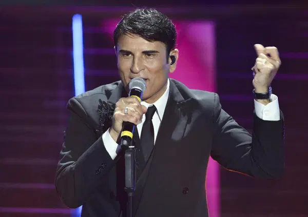 Sal Da Vinci unisce ancora l&rsquo;Italia e stavolta nel pentimento. Dopo aver visto le prove all&rsquo;Eurovision ci chiediamo tutti: perch&eacute; lo abbiamo mandato l&igrave;? [VIDEO]