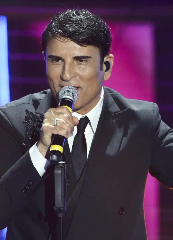 Sal Da Vinci unisce ancora l&rsquo;Italia e stavolta nel pentimento. Dopo aver visto le prove all&rsquo;Eurovision ci chiediamo tutti: perch&eacute; lo abbiamo mandato l&igrave;?