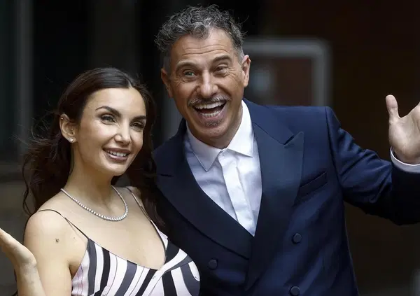 Ma avete notato che Gabriele Corsi non ha commentato l'esibizione di Israele all'Eurovision? Su Rai 2 la prima semifinale, tra le proteste e la cronaca di Elettra Lamborghini 