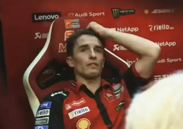 Marc Marquez &egrave; ingiocabile anche quando piange a dirotto nel box: signori, questo &egrave; un fuoriclasse